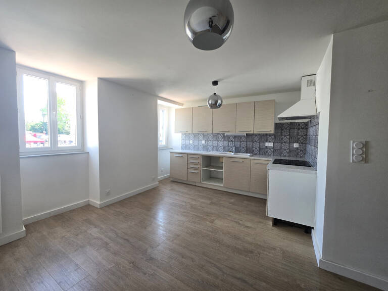 Appartement T3 rénové situé au centre ville de St Palais. — photo 1