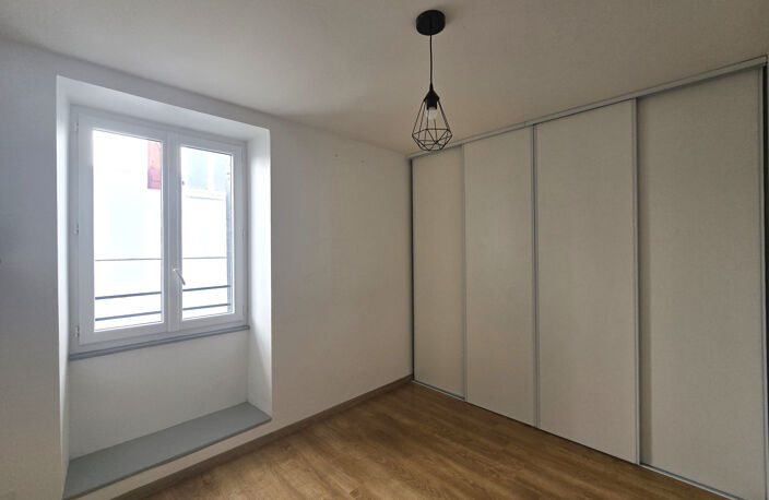 Appartement T3 rénové situé au centre ville de St Palais. — photo 4