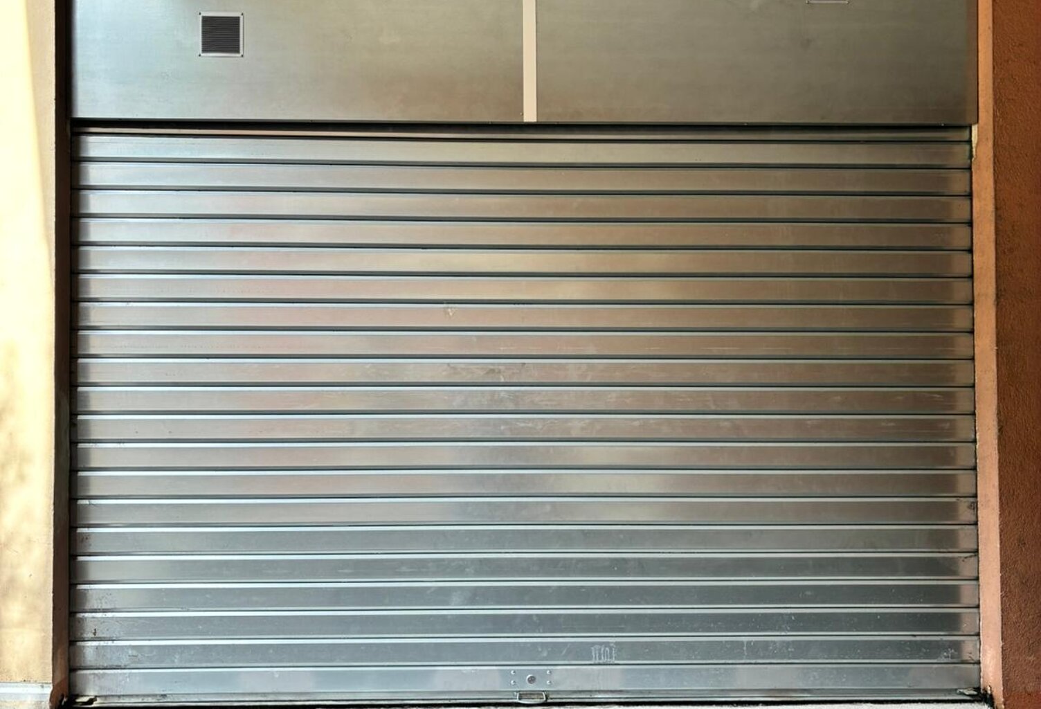 Vente Garage 15 m&sup2; — photo 1
