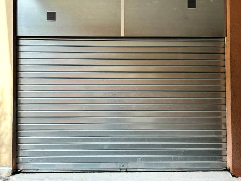 Vente Garage 15 m&sup2; — photo 1