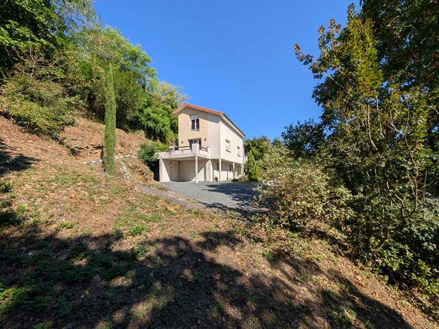 Maison  - Seyssuel  - 8 pièces -193 m2 — photo du bien