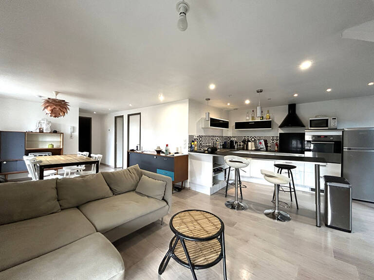 APPARTEMENT MEUBLÉ 2 PIÈCE(S) 49 M² - CENTRE-VILLE — photo 1