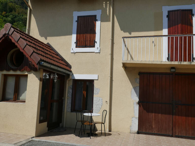 Faverges. Maison de village indépendante de 91.81 m² — photo 1