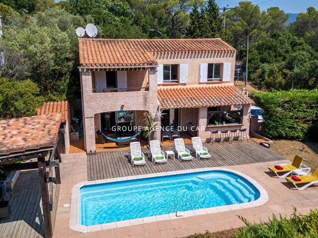 Villa avec piscine à vendre à Saint-Raphaël Valescure proche des Golfs — photo du bien