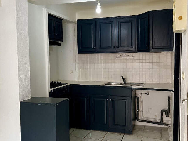 Appartement T2 avec cave à La Roquebrussanne — photo du bien