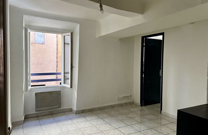 Appartement T2 avec cave à La Roquebrussanne — photo 3