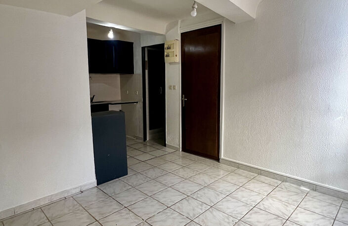 Appartement T2 avec cave à La Roquebrussanne — photo 4