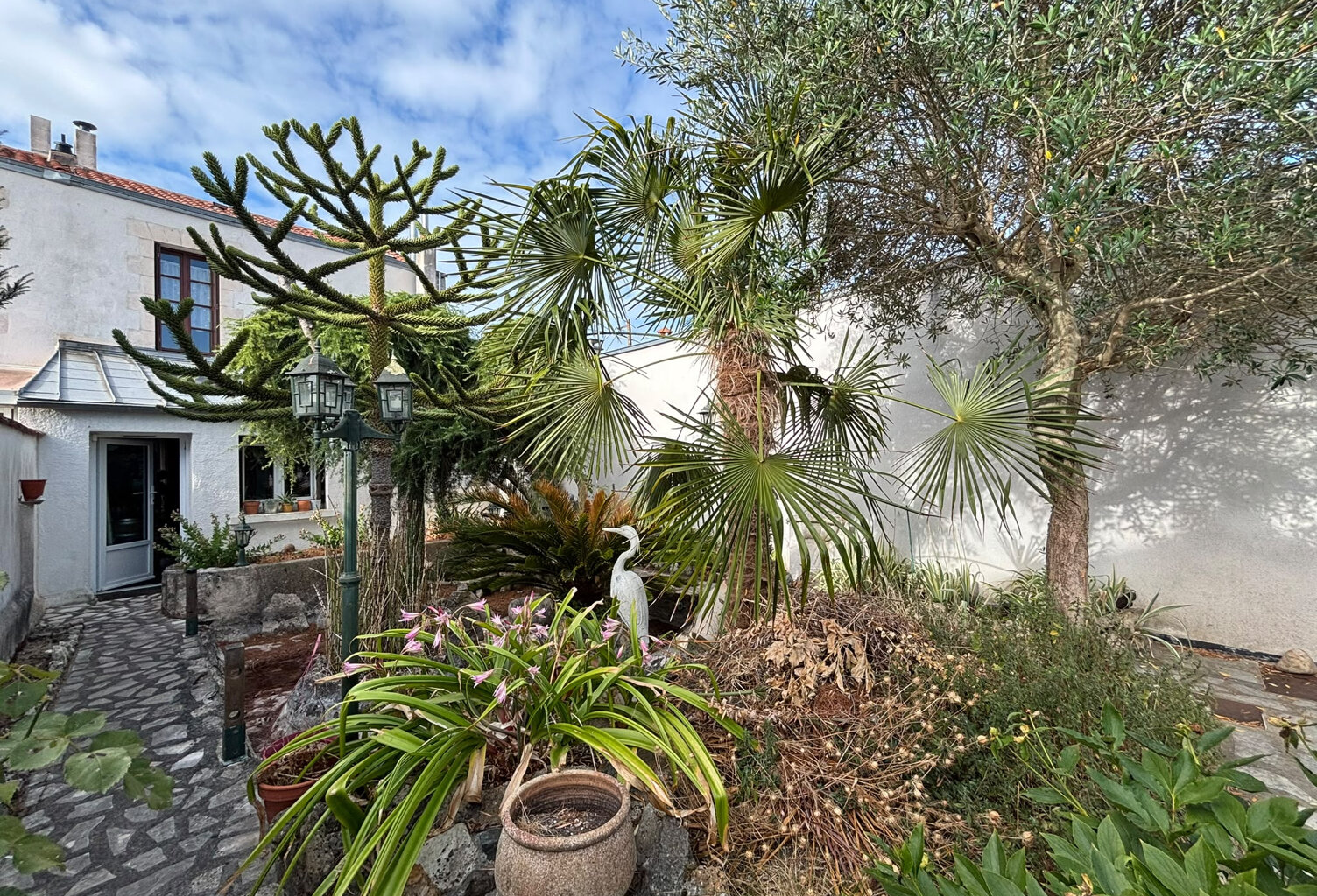 MAISON ANCIENNE EN PIERRE EN BON ETAT GENERAL DE 90 M2 SUR — photo 1