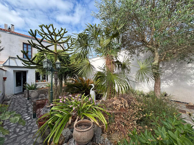 MAISON ANCIENNE EN PIERRE EN BON ETAT GENERAL DE 90 M2 SUR — photo du bien