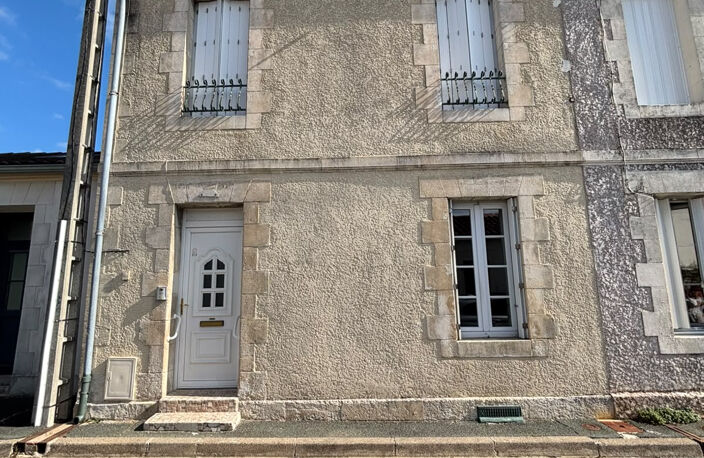 MAISON ANCIENNE EN PIERRE EN BON ETAT GENERAL DE 90 M2 SUR — photo 2