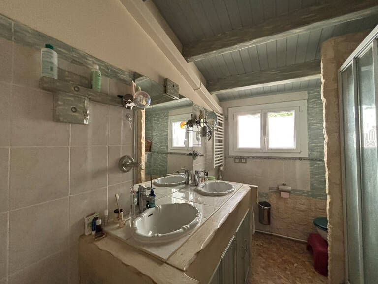 MAISON ANCIENNE EN PIERRE EN BON ETAT GENERAL DE 90 M2 SUR — photo 1