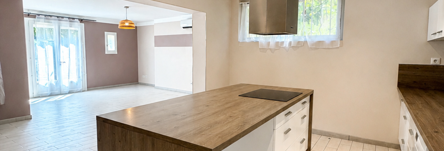 Maison 11 Pièces 245 m² à vendre à Eyguières (13430)