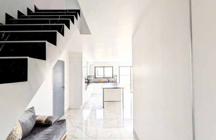 Vente Maison/villa 5 pièces — photo 2