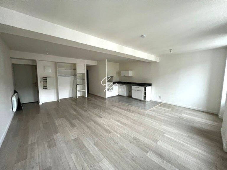VOIRON - APPARTEMENT T3 - RENOVE — photo 1