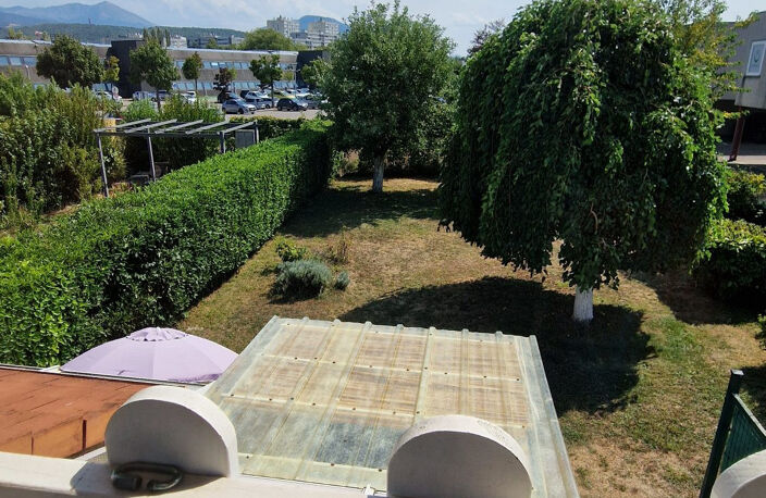 GRENOBLE  Maison familiale de type T5 avec jardin, véranda e — photo 3