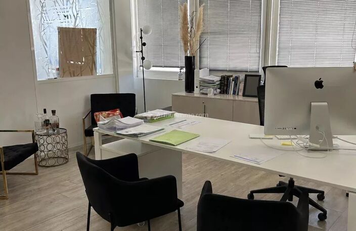 À louer – Très beau plateau de bureaux de 100 m² – Villeurbanne Charpennes / Limite Lyon 6ᵉ — photo 3