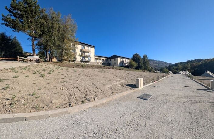 Terrain — photo 4
