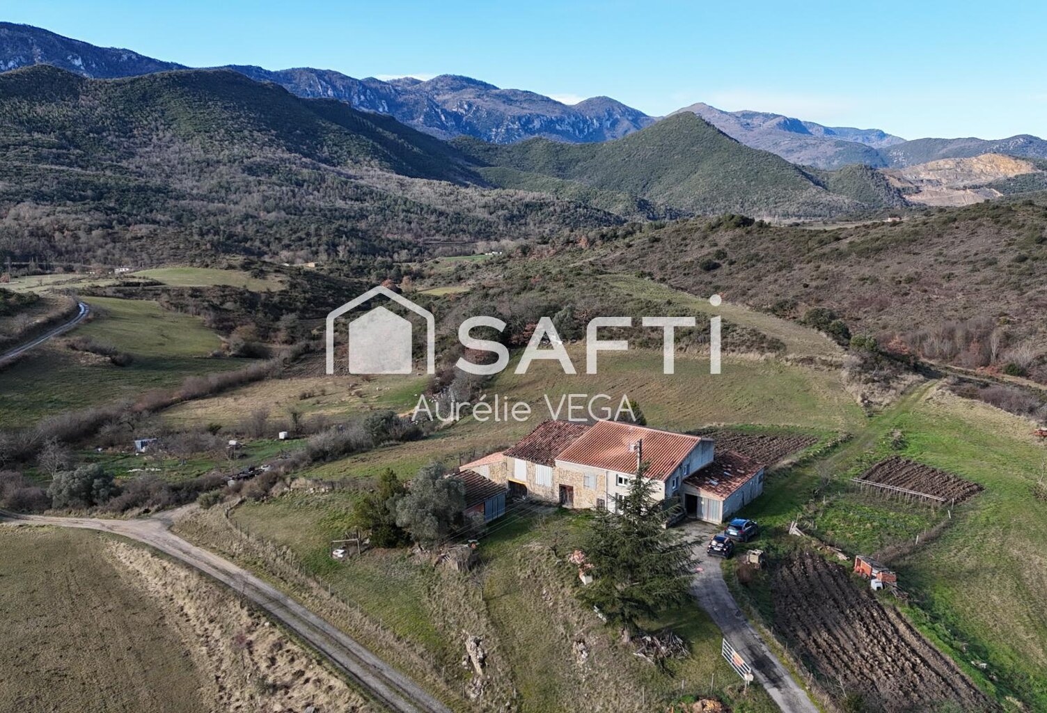 Exploitation agricole 33,9 ha avec maison, bâtiments, matériel et revenu photovoltaïque — photo 1