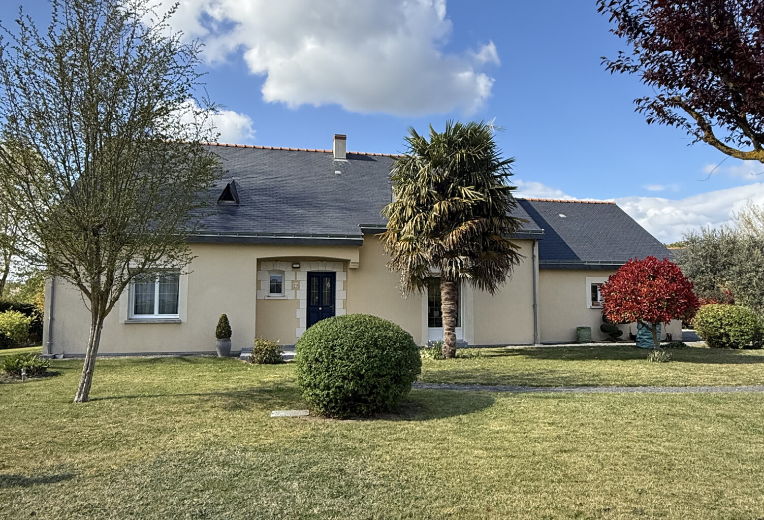 Vivy 49680   Maison de 117 m2 de vie sur un superbe terrain — photo 1