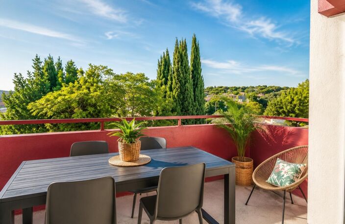 T2 avec terrasse, vue dégagée et parking — photo 3