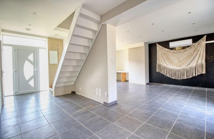 Maison de ville familiale de 152 m² avec grand jardin de 1 526 m², commerces à pied! — photo 2