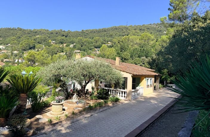Villa de 168m2 avec vue sur les collines au Tignet — photo 5