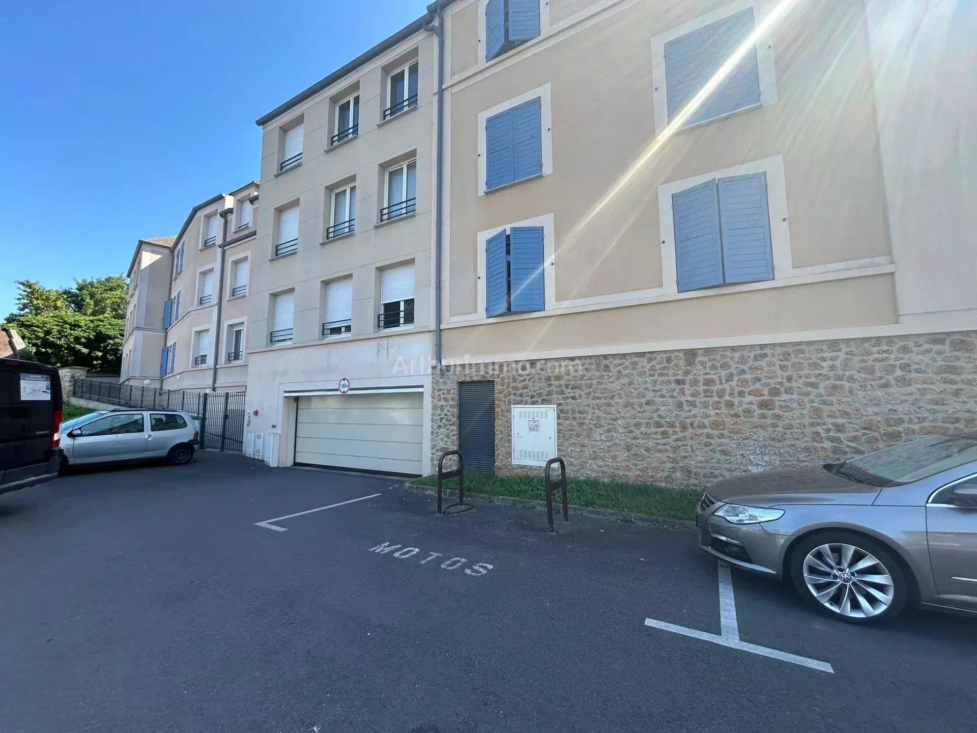 Location Parking à Montlhéry · 60 €/mois