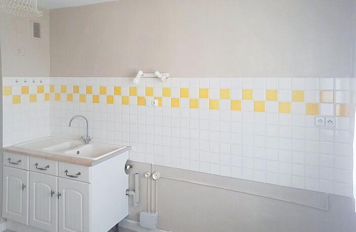 Appartement à Châteauroux, proche de toutes commodités, dans résidence très calme en retrait de la circulation. — photo 2