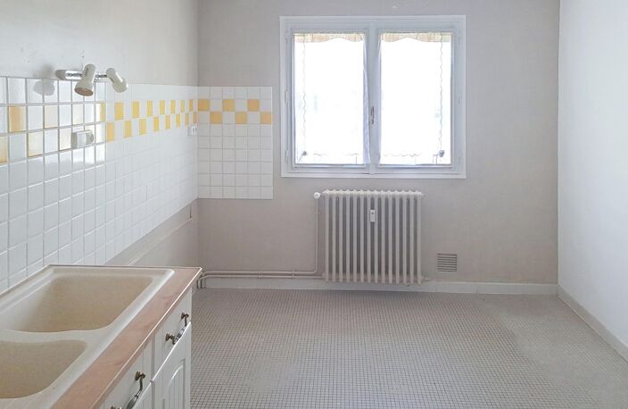 Appartement à Châteauroux, proche de toutes commodités, dans résidence très calme en retrait de la circulation. — photo 3
