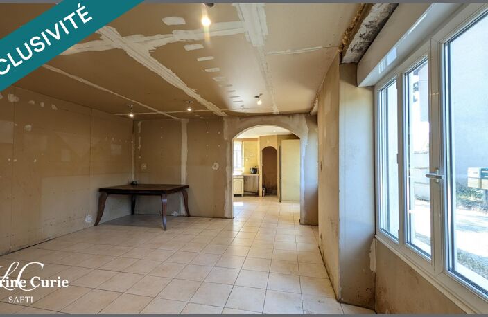 Maison d'environ 160m² à rénover avec deux garages — photo 2