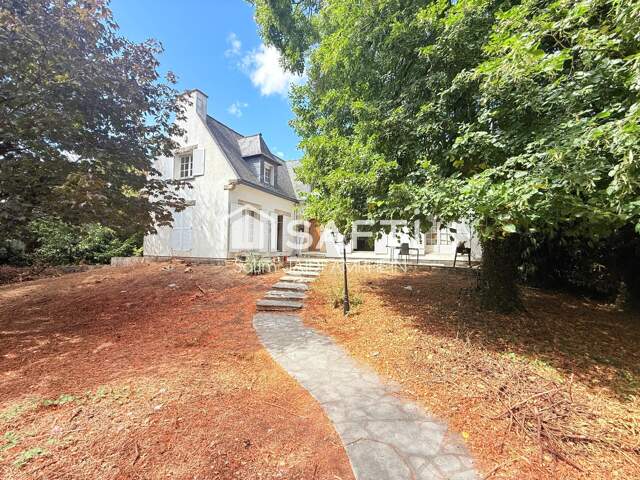 Maison 217 m2, RER E à 500 m, fort potentiel — photo du bien