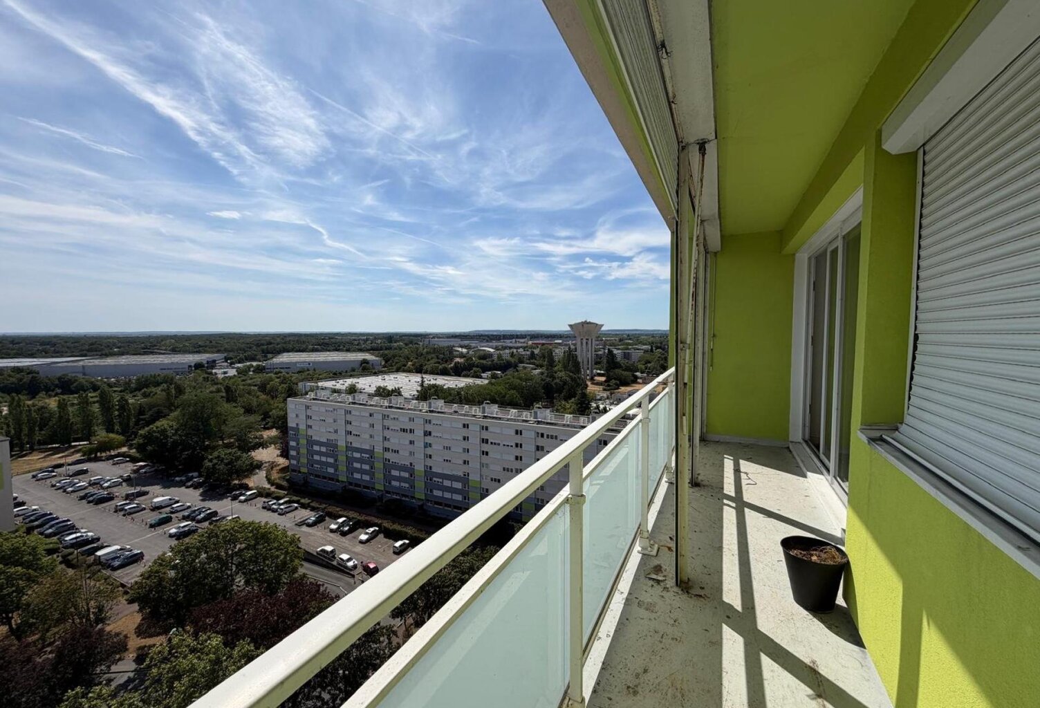 LUMINEUX T5 DE 90m2 — photo 1