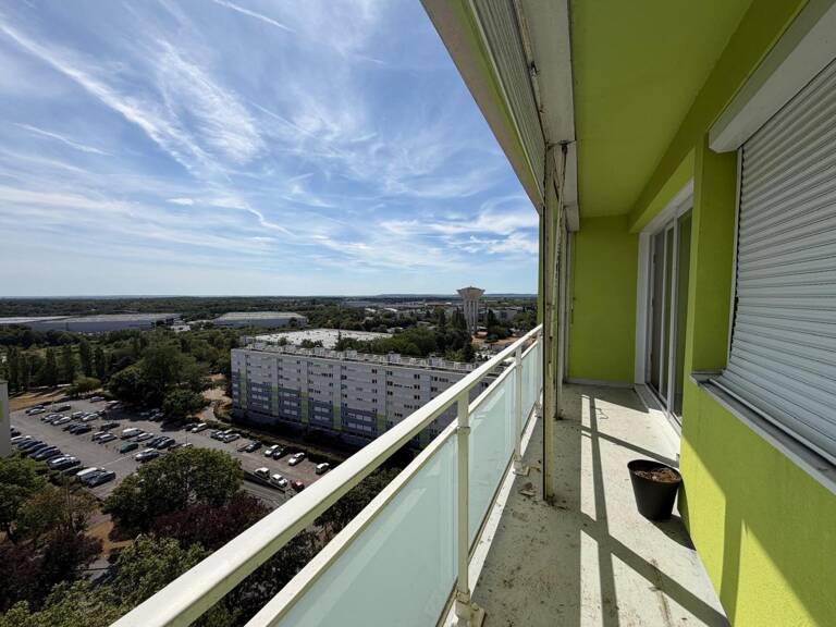 LUMINEUX T5 DE 90m2 — photo 1