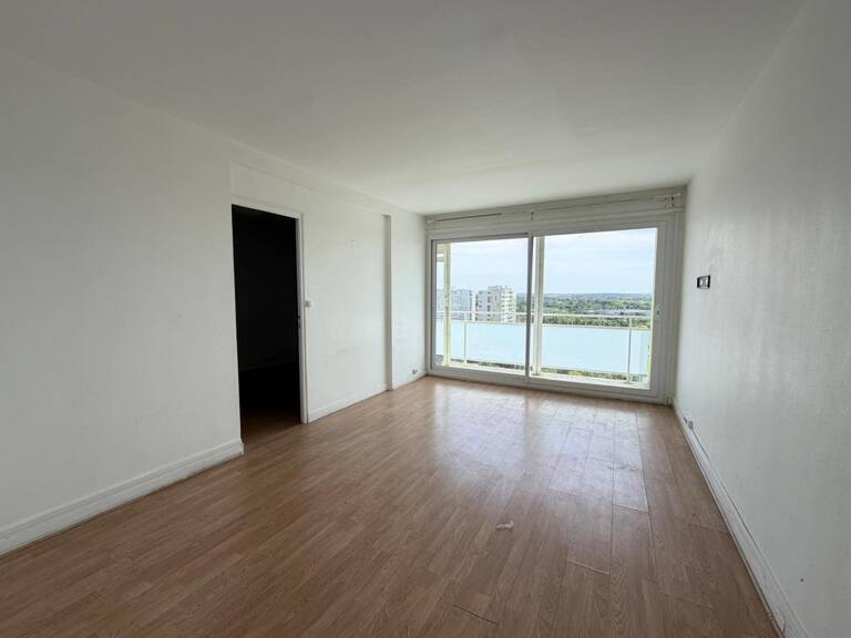 LUMINEUX T5 DE 90m2 — photo 1