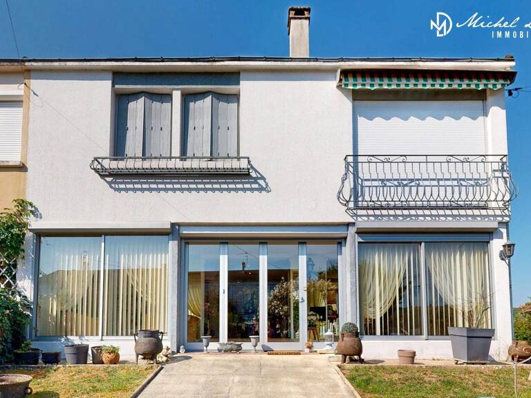 Charme, jardin et commodités à pied au cœur du Bugue — photo 1