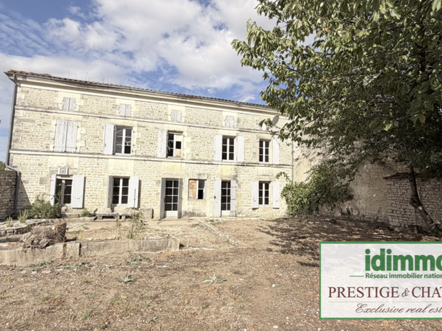 Propriété charentaise à rénover — photo du bien