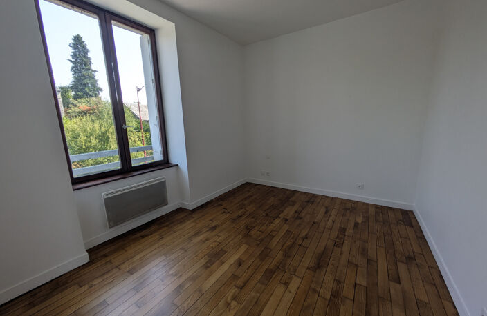 appartement au 1er étage d'une maison avec garage — photo 5