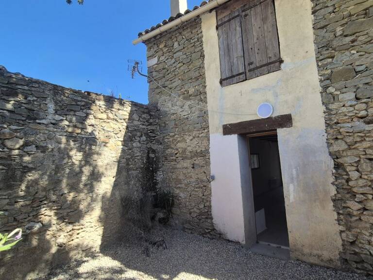 Maison de village Avec cour et terrain non attenant — photo 1