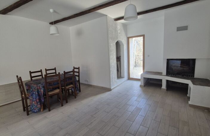 Maison de village Avec cour et terrain non attenant — photo 4