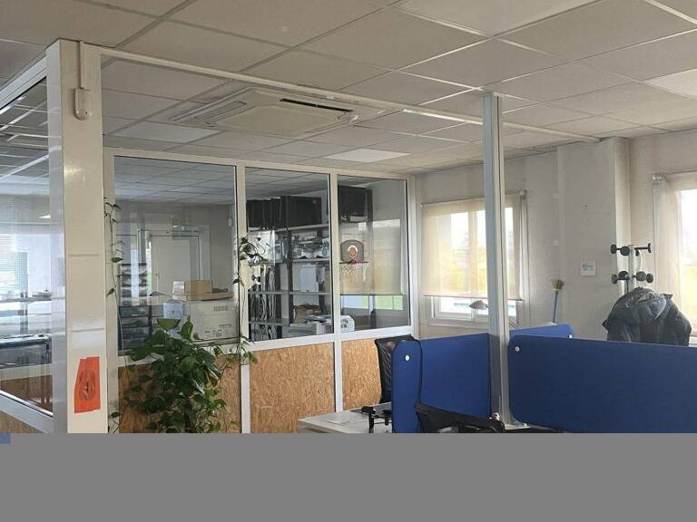Local commercial Bureau — photo 1