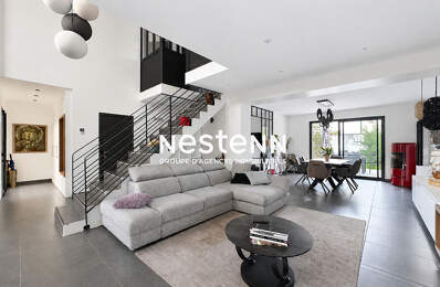 GOUVIEUX CENTRE, MAISON D'ARCHITECTE-TOIT PLAT 135 M² HABITABLES -JARDIN — photo du bien