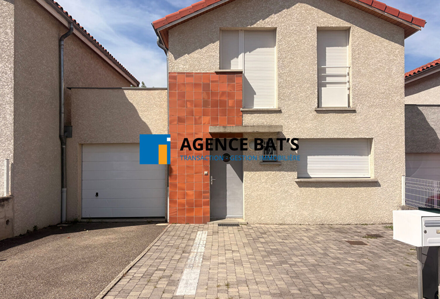 Pavillon T5 garage et jardin — photo 1