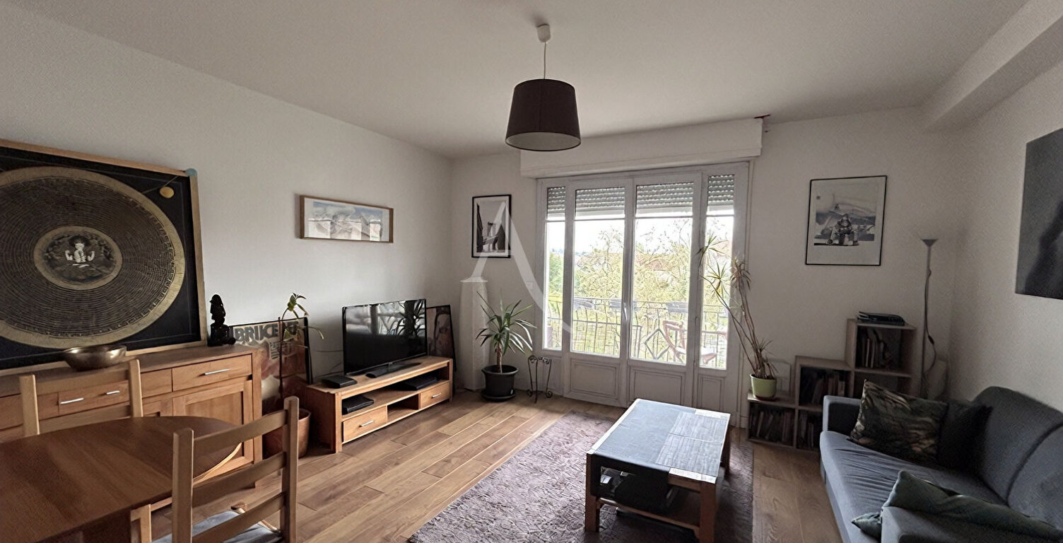 Bizanos Appartement 3 chambres,2 places de stationnement et garage,cave — photo 1
