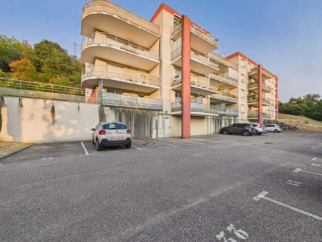 Appartement récent T3 - 56 m2  avec terrasse, garage et cave — photo du bien