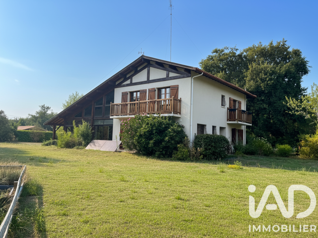 Vente Maison traditionnelle 9 pièces — photo du bien