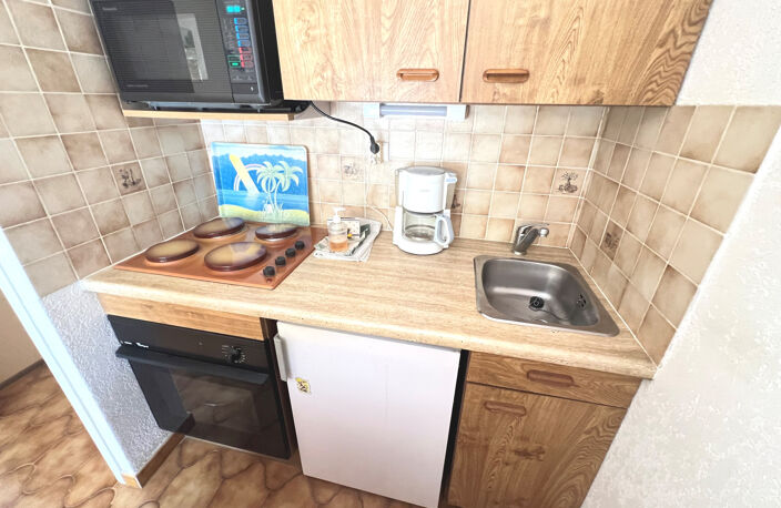 HYERES LE PORT - STUDIO 23M2 AVEC GARAGE — photo 4
