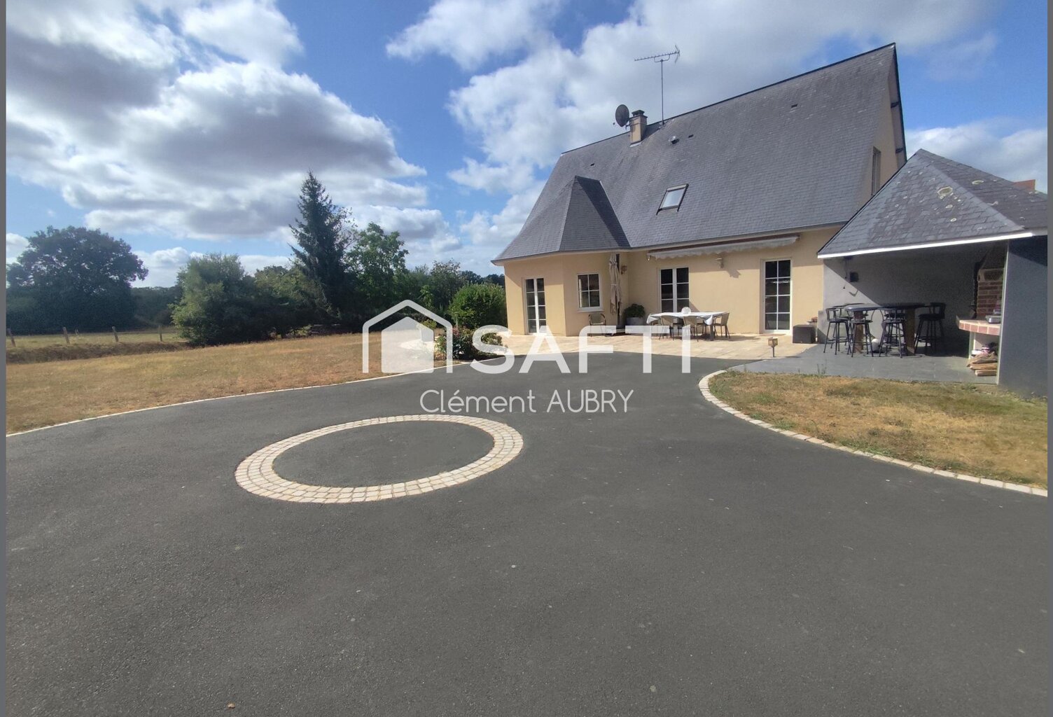 Charmante maison fonctionnelle avec beau terrain avec vue sur les champs ! — photo 1