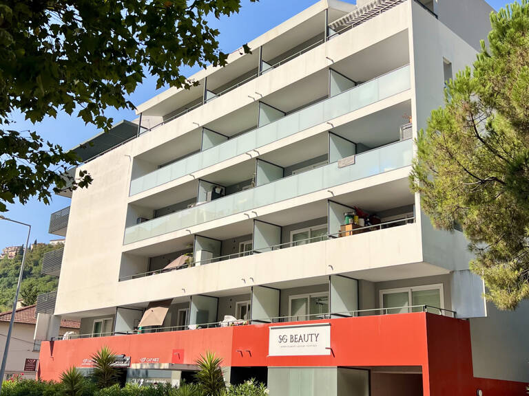 MADELEINE Carré 131 : Location VIDE 3 pièces 63m2 Terrasse 18m2 Jardinet 25m2 Double Parkings — photo 1