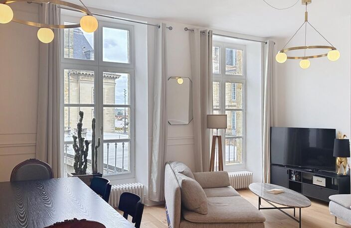 Appartement familial, Place de La Bourse - 107m² - 4 chambres - 3 salle d'eau — photo 3