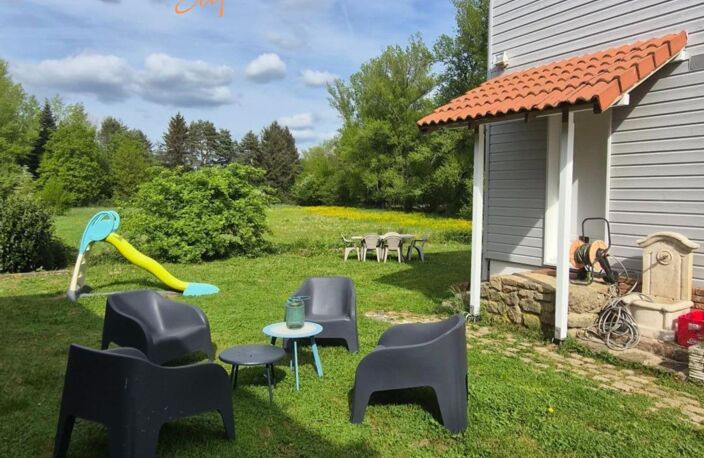 Très belle maison en ossature bois, rénovée, cadre verdoyant et calme. Proche de toutes commodités. — photo 3